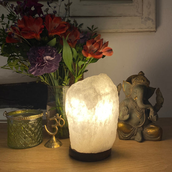 Salzkristalllampe weiß