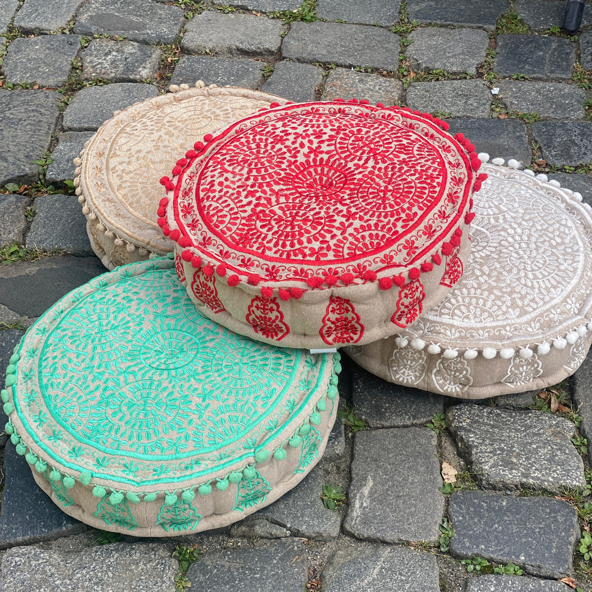 Bodenkissen rund Stick & Bordüre – Yoga Ambiente