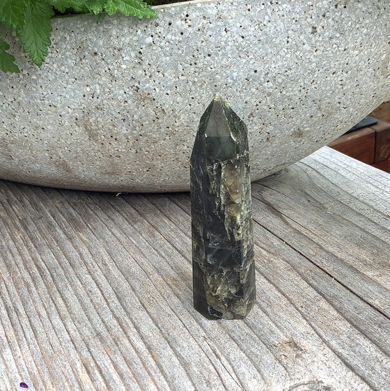 Labradorit Obelisk