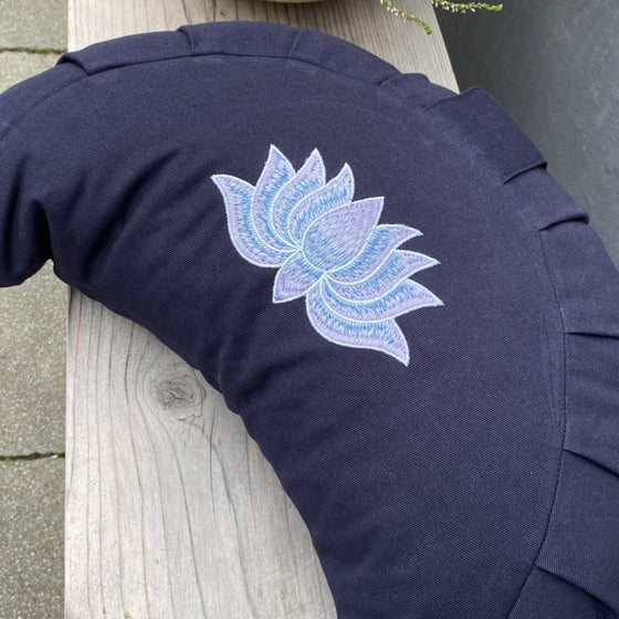FAIRTRADE Meditationskissen Halbmond Lotus
