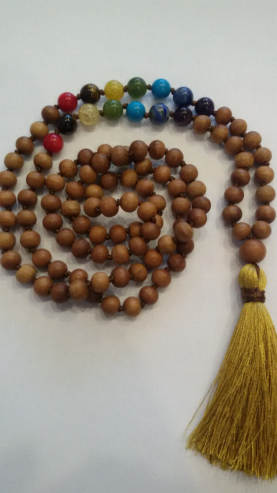 Lokkum Chakra Mala Sandelholz